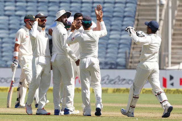 Umesh Yadav broke the 82-run stand as he snapped up David Warner for 38. Catch live cricket score of India vs Australia, Pune Test day 1 here. (BCCI)