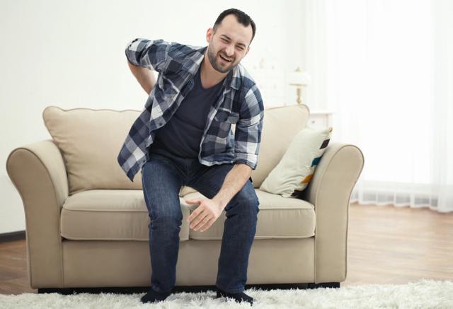 The researchers do not yet know the reason behind the link between back pain and mortality. (Shutterstock)
