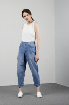 Jeans from Dorothy Perkins. These denims work wonderfully as a tummy tucker, says designer Archana Kochhar (Jabong) Jeans from Dorothy Perkins. These denims work wonderfully as a tummy tucker, says designer Archana Kochhar (Jabong)