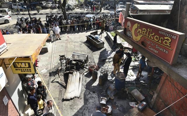 The restaurant that caught fire on Friday morning. (Vipin Kumar/HT Photo) The restaurant that caught fire on Friday morning. (Vipin Kumar/HT Photo)
