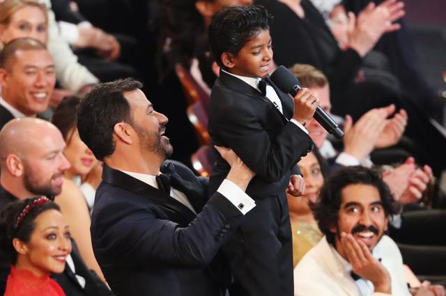Jimmy Kimmel with Sunny Pawar. (REUTERS)