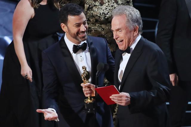 Jimmy Kimmel talks to Warren Beatty during the presentation for Best Picture. (REUTERS) Jimmy Kimmel talks to Warren Beatty during the presentation for Best Picture. (REUTERS)