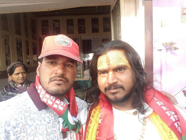 Mahant Bal Yogi Dasji Maharaj of Kartalia Ashram (right) of Ayodhya with Shoaib Khan, a Muslim shop owner from the temple town. (Manish Chandra Pandey/ HT Photo)