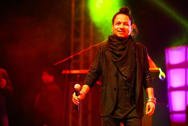 Kailash Kher sang songs such as Teri Deewani and Joban Chalke for the crowd.
