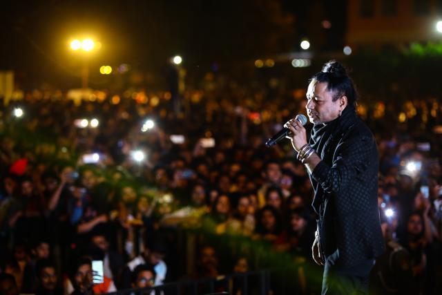 Kailash Kher interacted with the crowd during his act, inviting a few students to join him on stage.