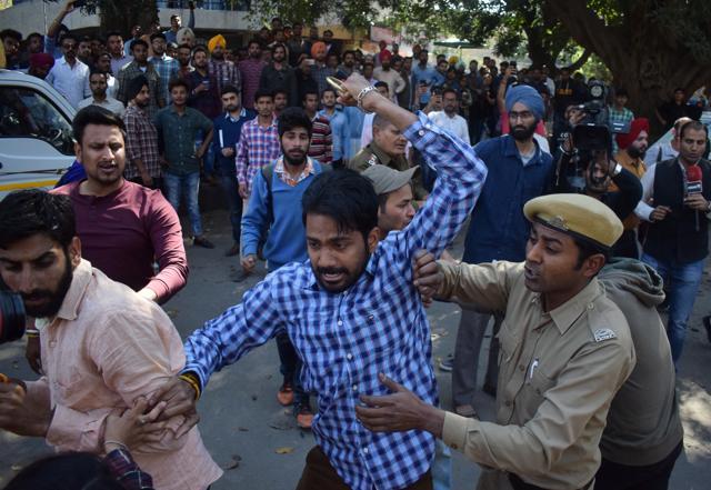 Ramjas row in Chandigarh: ABVP-SFS clash at Panjab university, students ...