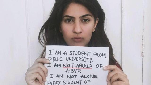 Gurmehar Kaur posted a photo of herself on Facebook saying ‘I am not afraid of ABVP’. (Facebook/Gurmehar Kaur) Gurmehar Kaur posted a photo of herself on Facebook saying ‘I am not afraid of ABVP’. (Facebook/Gurmehar Kaur)
