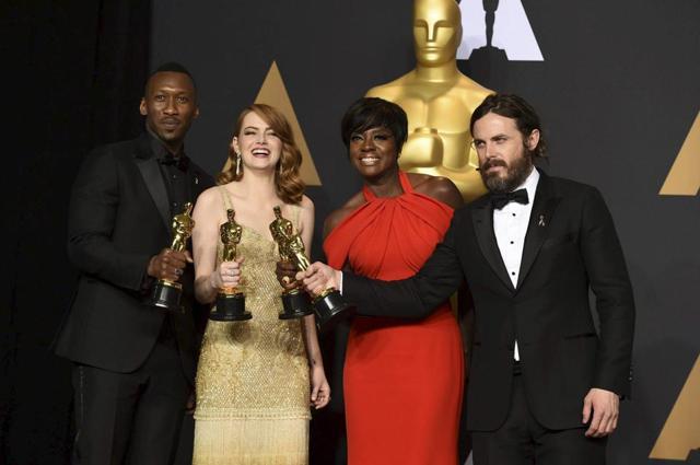 Mahershala Ali, winner of the award for best actor in a supporting role for “Moonlight”, from left, Emma Stone, winner of the award for best actress in a leading role for “La La Land”, Viola Davis, winner of the award for best actress in a supporting role for “Fences”, and Casey Affleck, winner of the award for best actor in a leading role for “Manchester by the Sea”, pose in the press room at the Oscars on Sunday. (AP) Mahershala Ali, winner of the award for best actor in a supporting role for “Moonlight”, from left, Emma Stone, winner of the award for best actress in a leading role for “La La Land”, Viola Davis, winner of the award for best actress in a supporting role for “Fences”, and Casey Affleck, winner of the award for best actor in a leading role for “Manchester by the Sea”, pose in the press room at the Oscars on Sunday. (AP)