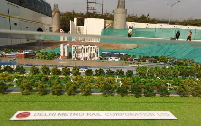 A model of the Noida to Greater Noida Metro rail project, which is being built by the Delhi Metro. (Virendra Singh Gosain/HT PHOTO) A model of the Noida to Greater Noida Metro rail project, which is being built by the Delhi Metro. (Virendra Singh Gosain/HT PHOTO)
