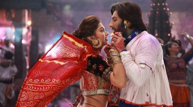 Deepika and Ranveer in a still from Ram Leela - Goliyon Ki Rasleela.