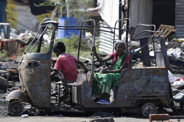 Over a 100 families are believed to have been affected by the fire. (Sunil Ghosh/HT Photo) Over a 100 families are believed to have been affected by the fire. (Sunil Ghosh/HT Photo)