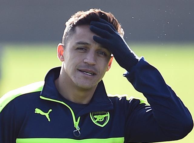Arsenal's Chilean striker Alexis Sanchez is seen during a training session ahead of their UEFA Champions League round of 16 second leg football match against Bayern Munich. (AFP) Arsenal's Chilean striker Alexis Sanchez is seen during a training session ahead of their UEFA Champions League round of 16 second leg football match against Bayern Munich. (AFP)