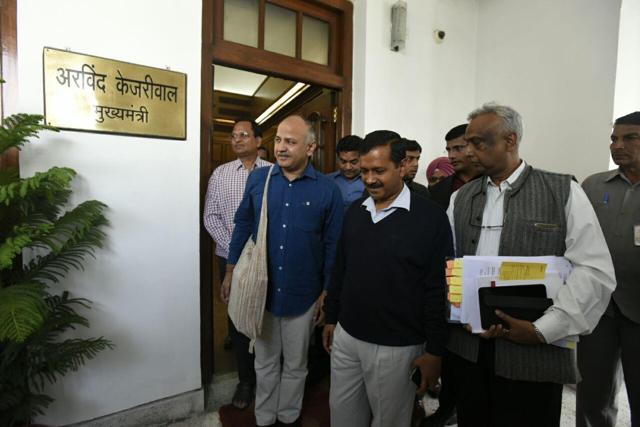 Delhi chief minister Arvind Kejriwal and finance minister Manish Sisodia arrive for the budget session. (Sonu Mehta/HT) Delhi chief minister Arvind Kejriwal and finance minister Manish Sisodia arrive for the budget session. (Sonu Mehta/HT)