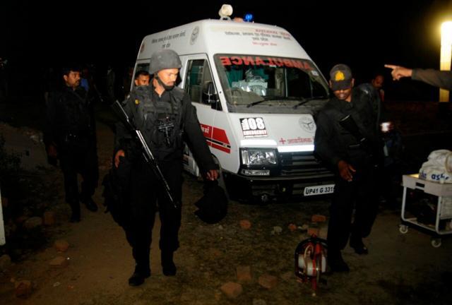 Security forces after the operation against the suspected militant concluded. (Deepak Gupta/HT Photo) Security forces after the operation against the suspected militant concluded. (Deepak Gupta/HT Photo)