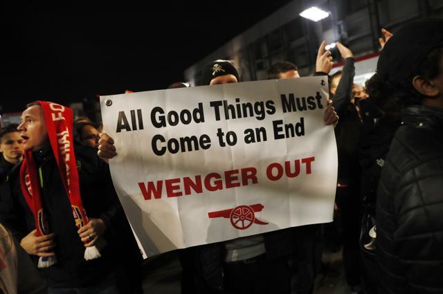 Fans protest against Arsenal manager Arsene Wenger outside the stadium. (REUTERS) Fans protest against Arsenal manager Arsene Wenger outside the stadium. (REUTERS)