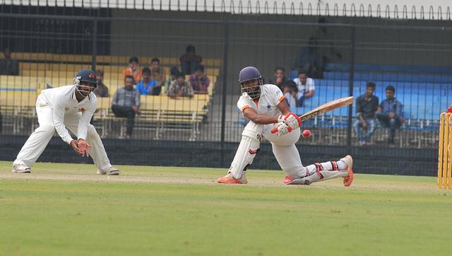 Jalaj Saxena won the Lala Amarnath award for the best all-rounder in the 2015/16 Ranji Trophy. (Hindustan Times) Jalaj Saxena won the Lala Amarnath award for the best all-rounder in the 2015/16 Ranji Trophy. (Hindustan Times)