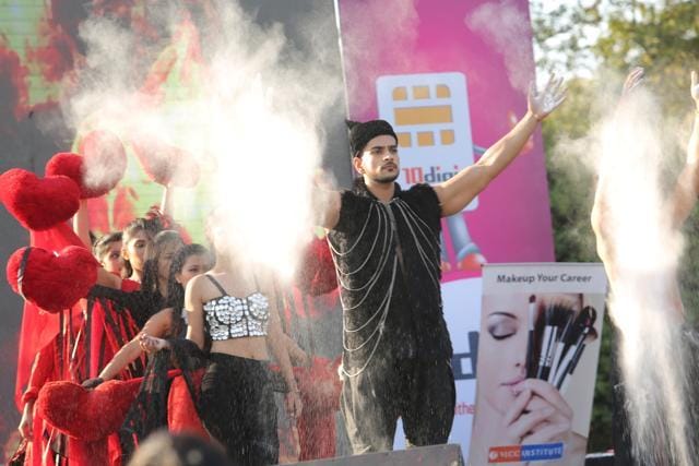A team performs on stage during the Fashion showcase on the final day of the fest. (Manoj Verma/HT Photo)