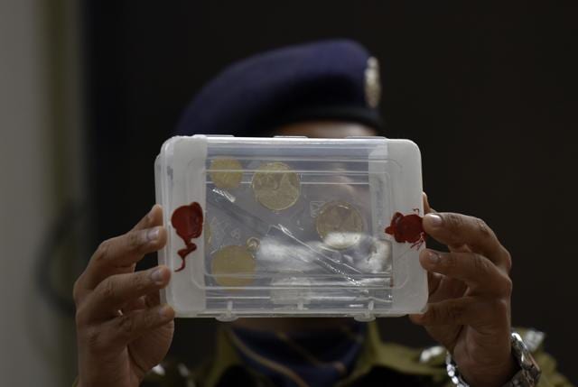 Delhi police arrest 3 people they involved in Kailash Satyarthi's house burglary case and recover Nobel prizes replica in New Delhi, India, on Sunday, February 12, 2017. (Ravi Choudhary/HT PHOTO)