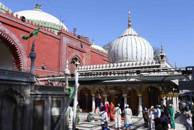 Discover Delhi: The Hindu connection to Nizamuddin dargah’s evening ...