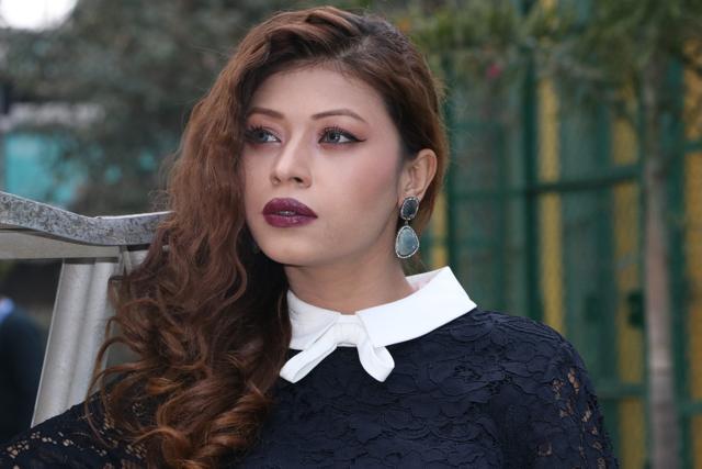 Winged liner and oxblood lips add instant glam to your look. (HT Photo/ Shara Ashraf)