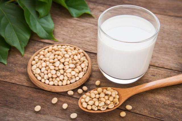 Eman Ahmed is being fed low-sodium protein powder mixed with soya milk. (Shutterstock) Eman Ahmed is being fed low-sodium protein powder mixed with soya milk. (Shutterstock)