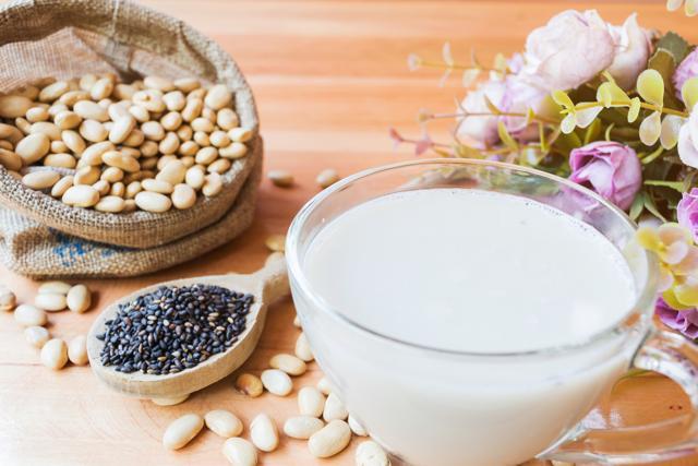 Sunlight is a major source of vitamin D which is also found in some foods such as fatty fish (salmon, tuna), dairy products (soy milk, cheese) and cereals. (Shutterstock)