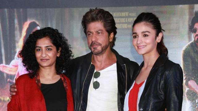 Film-maker Gauri Shinde (left) with Dear Zindagi stars Shah Rukh Khan and Alia Bhatt. (IANS)