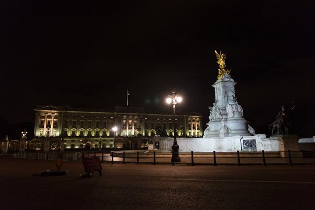 A street sign indicates a road closure near Buckingham Palace, as roads leading towards Westminster and Parliament Square in central London remain closed. (AFP) A street sign indicates a road closure near Buckingham Palace, as roads leading towards Westminster and Parliament Square in central London remain closed. (AFP)