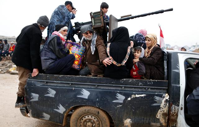 Iraqi families fleeing fighting between Iraqi forces and jihadists of the Islamic State group are evacuated. (AFP) Iraqi families fleeing fighting between Iraqi forces and jihadists of the Islamic State group are evacuated. (AFP)