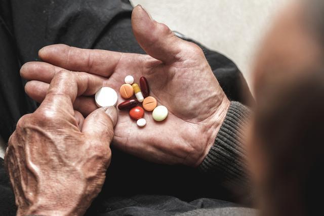 The protein amyloid-beta builds up in the brains of persons with Alzheimer’s disease, ultimately aggregating into sticky clumps called plaque on the surface of neurons. (Shutterstock)