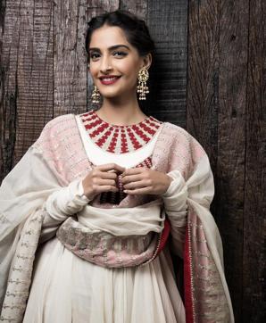 Sonam Kapoor, at the time of releasing her app, ahd said that it’s going to be a personal channel into her world. (Aalok Soni/ Hindustan Times) Sonam Kapoor, at the time of releasing her app, ahd said that it’s going to be a personal channel into her world. (Aalok Soni/ Hindustan Times)