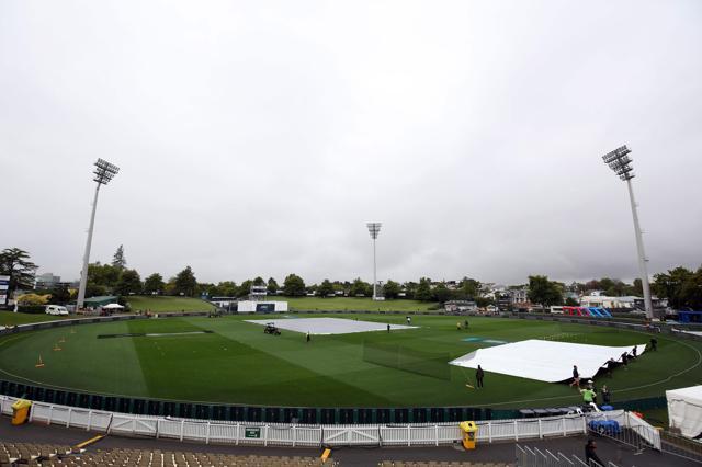 Light rain delayed the start of day one of the third Test cricket match between New Zealand and South Africa at Seddon Park in Hamilton, New Zealand on Saturday. (AFP)