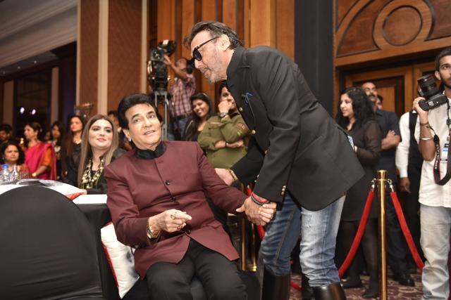 Jackie Shroff with veteran actor Jeetendra. (Anshuman Poyrekar/HT Photo)