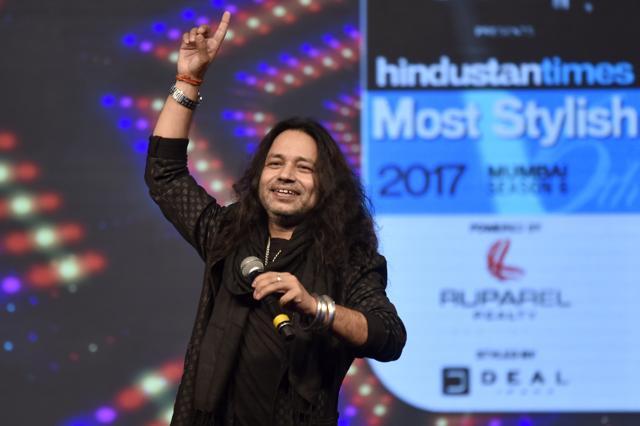 Kalash Kher during his performance at the awards function. (Satish Bate/HT Photo)