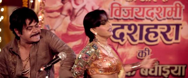 A still from the sequence where Sanjay Mishra’s character molests Anaarkali aka Swara.