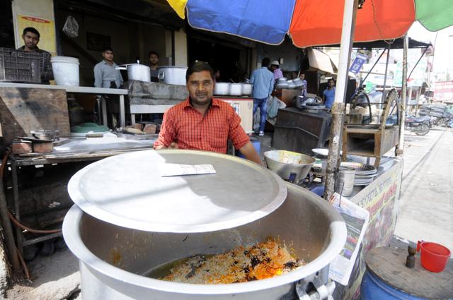 The biryani shops in Noida are mostly located in areas such as Labour Chowk, Sector 5, Sector 12 and Sector 61, Harola and Mamura. (Sunil Ghosh/HT) The biryani shops in Noida are mostly located in areas such as Labour Chowk, Sector 5, Sector 12 and Sector 61, Harola and Mamura. (Sunil Ghosh/HT)