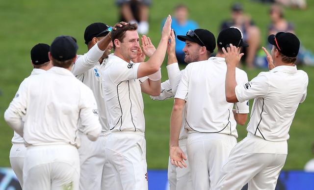 Matt Henry (C) of New Zealand celebrates with teammates after taking the wicket of Temba Bavuma of South Africa during day four of the third Test cricket match between New Zealand and South Africa at Seddon Park in Hamilton on Tuesday. (AFP) Matt Henry (C) of New Zealand celebrates with teammates after taking the wicket of Temba Bavuma of South Africa during day four of the third Test cricket match between New Zealand and South Africa at Seddon Park in Hamilton on Tuesday. (AFP)