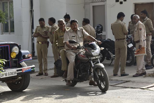 Additional police force deployed at Pari Chowk and surrounding areas in backdrop of racial attacks. (Virendra Singh Gosain/HT PHOTO) Additional police force deployed at Pari Chowk and surrounding areas in backdrop of racial attacks. (Virendra Singh Gosain/HT PHOTO)