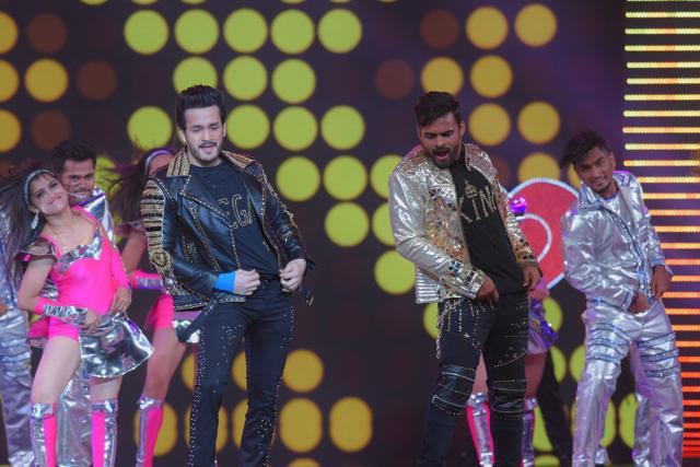 Akhil Akkineni and Sai Dharam Teja too danced to the joy of the audience. Akhil Akkineni and Sai Dharam Teja too danced to the joy of the audience.