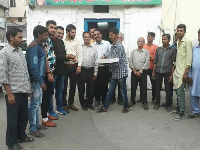 Congress workers sharing sweets to celebrate Jakhar’s Jakhar’s purported appointment, in Ludhiana. (Photo: Facebook)