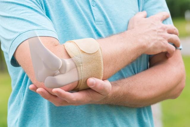 Those suffering from tennis elbow are advised to wear counterforce braces to give support to the elbow, along with therapies like massage and stretching. (Shutterstock) Those suffering from tennis elbow are advised to wear counterforce braces to give support to the elbow, along with therapies like massage and stretching. (Shutterstock)