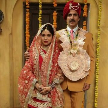 Akshay Kumar and Bhumi Pednekar in the first look of Toilet Ek Prem Katha.