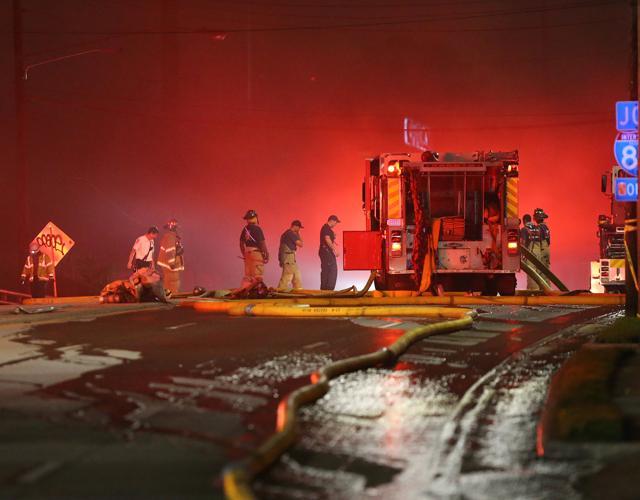 Emergency personnel work the scene of a bridge collapse at I-85 in Atlanta, Georgia, on March 30. (Reuters Photo) Emergency personnel work the scene of a bridge collapse at I-85 in Atlanta, Georgia, on March 30. (Reuters Photo)