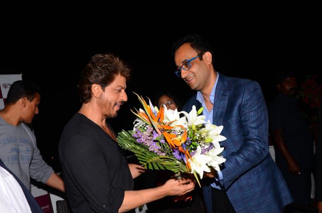 Shah Rukh Khan and Abhay Soi during the launch of Bone Marrow Transplant Centre &amp; Birthing Centre at Nanavati Super Speciality Hospital in Mumbai. (IANS)