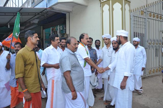 Sreeprakash, the BJP candidate for the parliamentary by-election in Malappuram, campaigns in his constituency. (HT Photo)