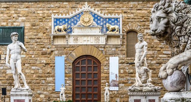 Statues of David and Hercules near Palazzo Vecchio in the Piazza della Signoria in Florence. (Shutterstock) Statues of David and Hercules near Palazzo Vecchio in the Piazza della Signoria in Florence. (Shutterstock)
