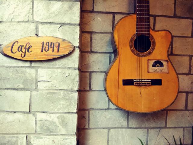 At the entrance of Cafe 1947 in Old Manali. At the entrance of Cafe 1947 in Old Manali.