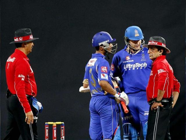 Shane Watson complains to the umpire after an altercation with Kieron Pollard. (HT Photo) Shane Watson complains to the umpire after an altercation with Kieron Pollard. (HT Photo)