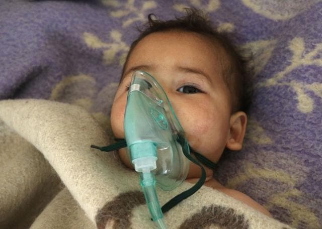 A Syrian child receives treatment at a small hospital in the town of Maaret al-Noman following a suspected toxic gas attack in Khan Sheikhun, a nearby rebel-held town in Syria’s northwestern Idlib province. (AFP Photo) A Syrian child receives treatment at a small hospital in the town of Maaret al-Noman following a suspected toxic gas attack in Khan Sheikhun, a nearby rebel-held town in Syria’s northwestern Idlib province. (AFP Photo)