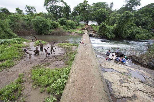 Children play next to a small dam on the Dahisar River while a group of adults enjoy a picnic (Courtesy: Aslam Saiyad ) Children play next to a small dam on the Dahisar River while a group of adults enjoy a picnic (Courtesy: Aslam Saiyad )